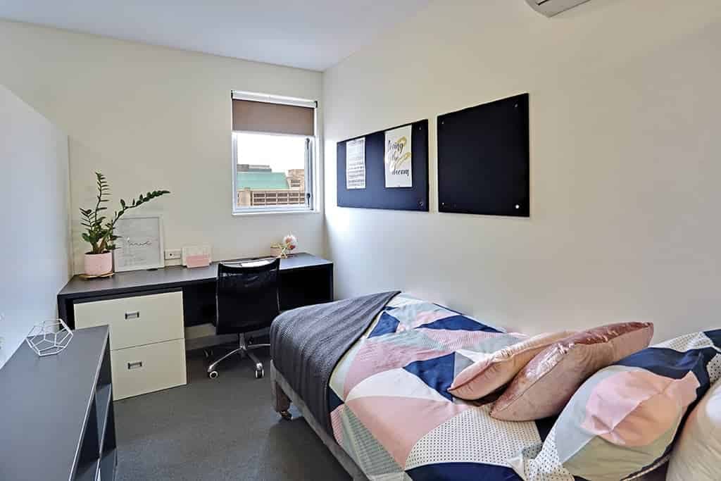 Ultra Twin, Single Bed