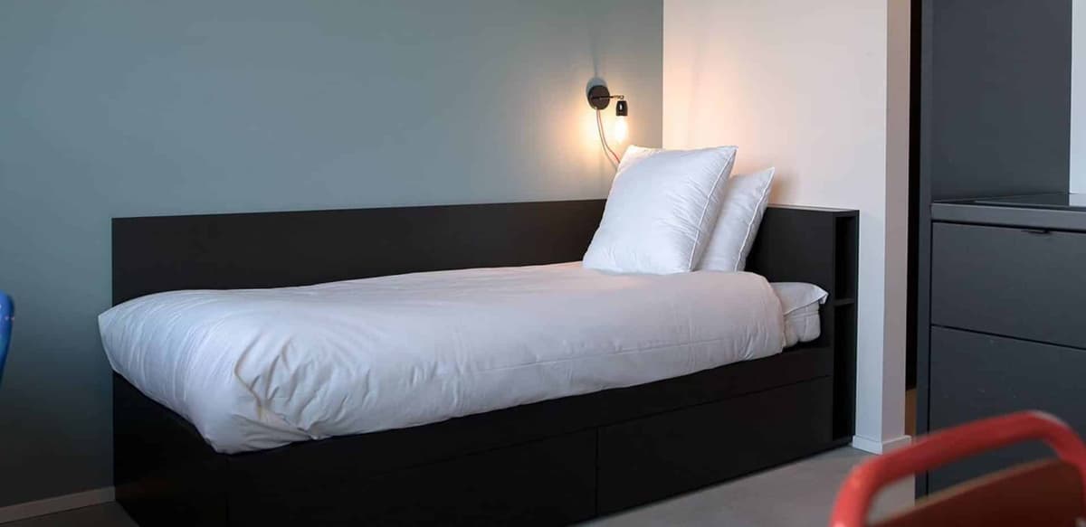 Neon Wood Frankfurter Tor, Berlin