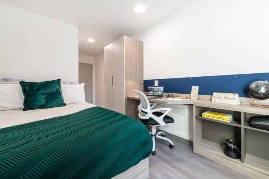 Ensuite