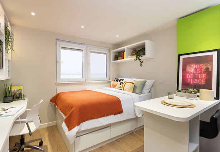 Londonist Drapery Place, London image 1