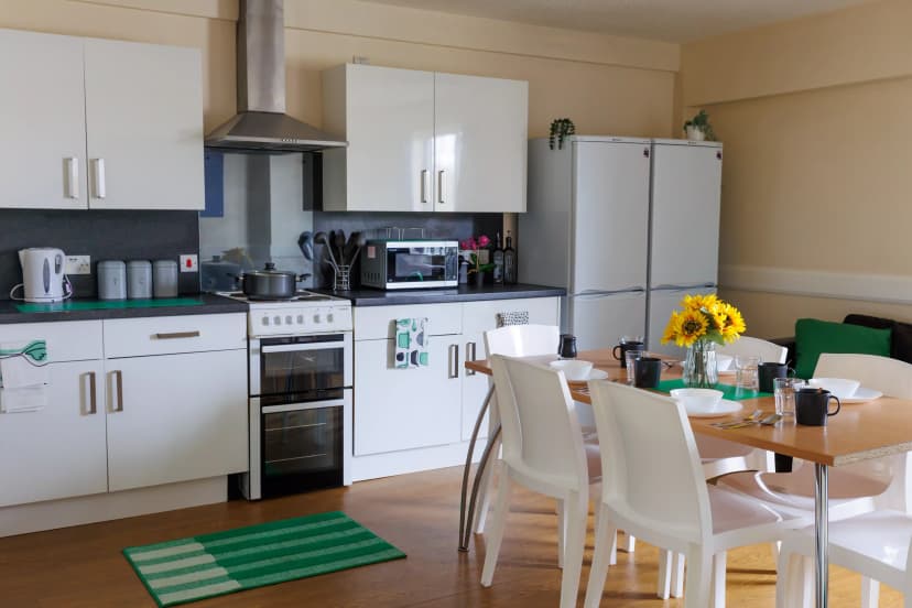 Raleigh Park And The Village, Nottingham image 10