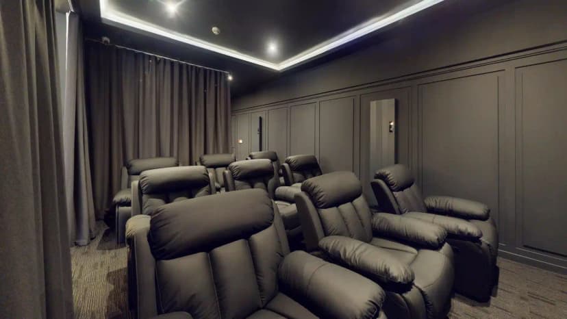 The Pavilion, Birmingham image 20