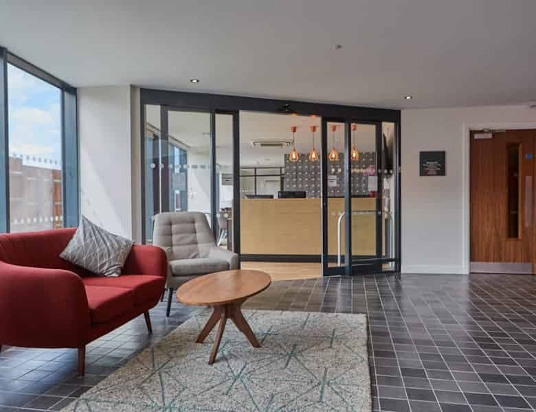 Mannequin House, London view 4