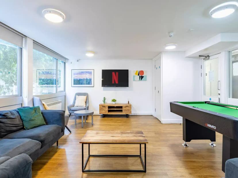 Chelsea Lightfoot Hall, London image 8