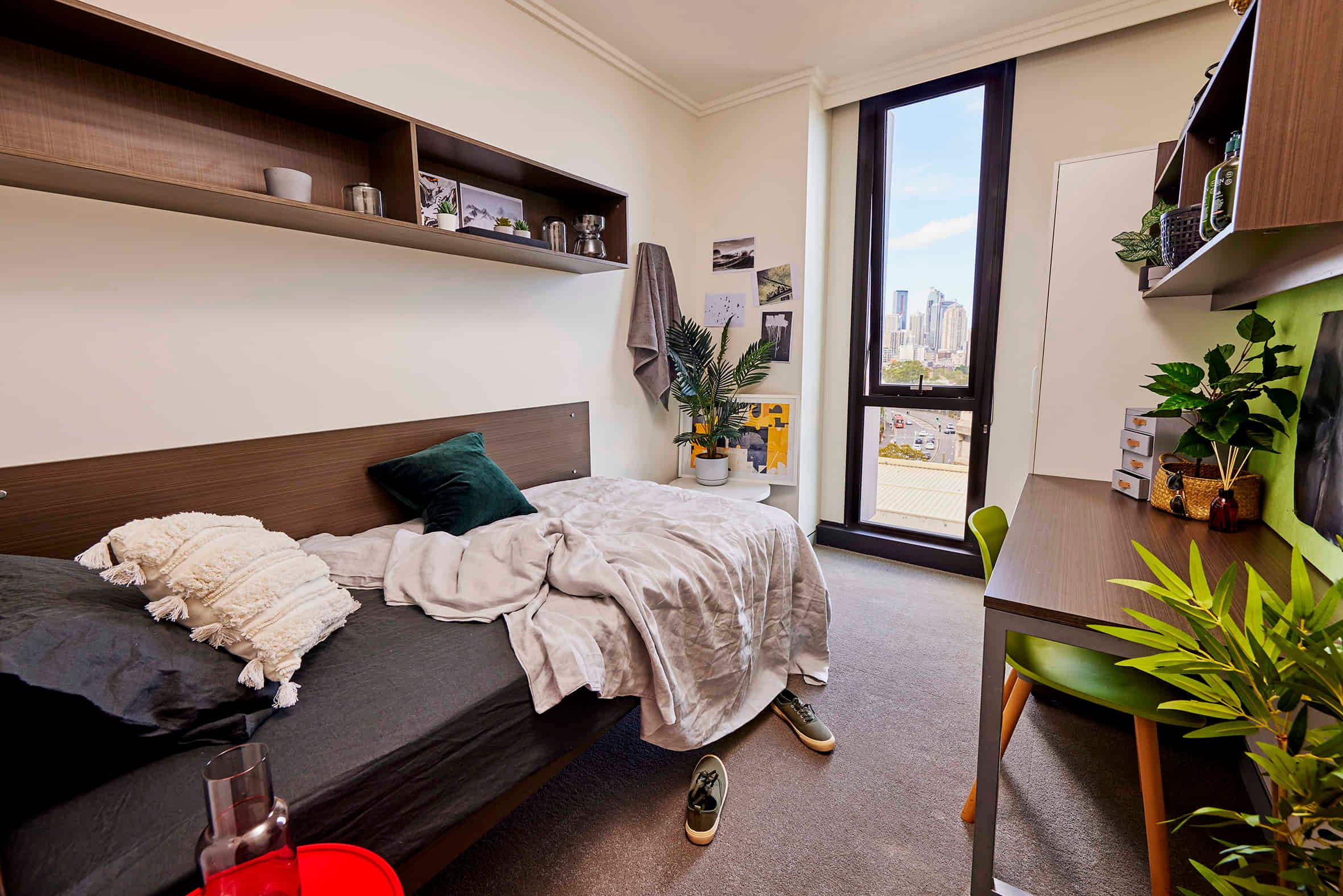 5 Bedroom Ensuite, King Single Bed