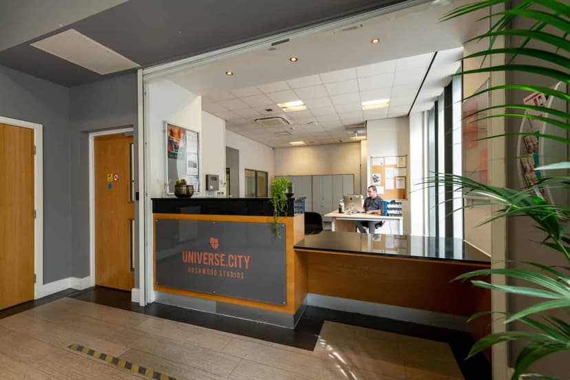 Collegiate Dashwood Studios, London image 20