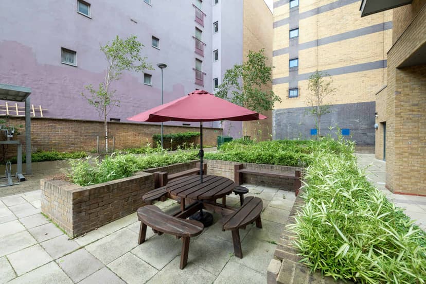 Collegiate Dashwood Studios, London image 12