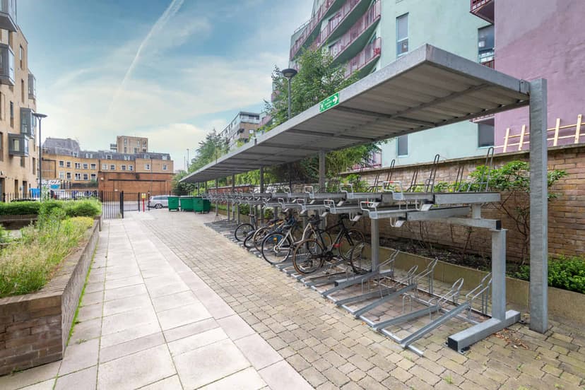 Collegiate Dashwood Studios, London image 15