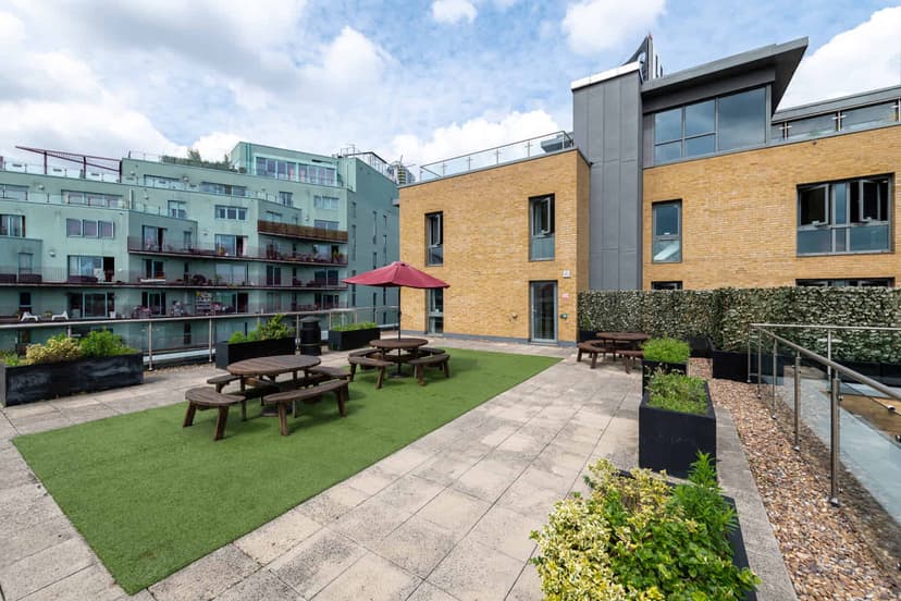 Collegiate Dashwood Studios, London image 26