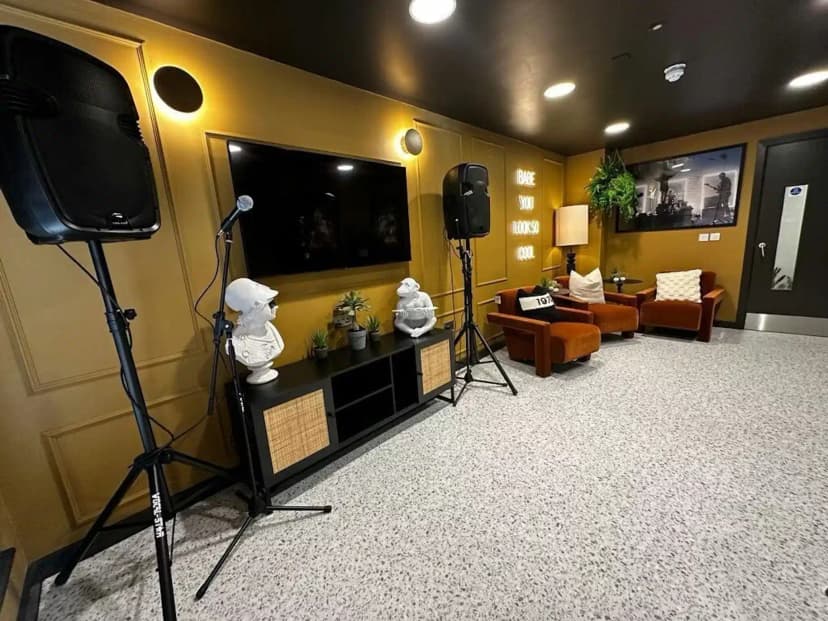 Newcastle 1, Newcastle image 8