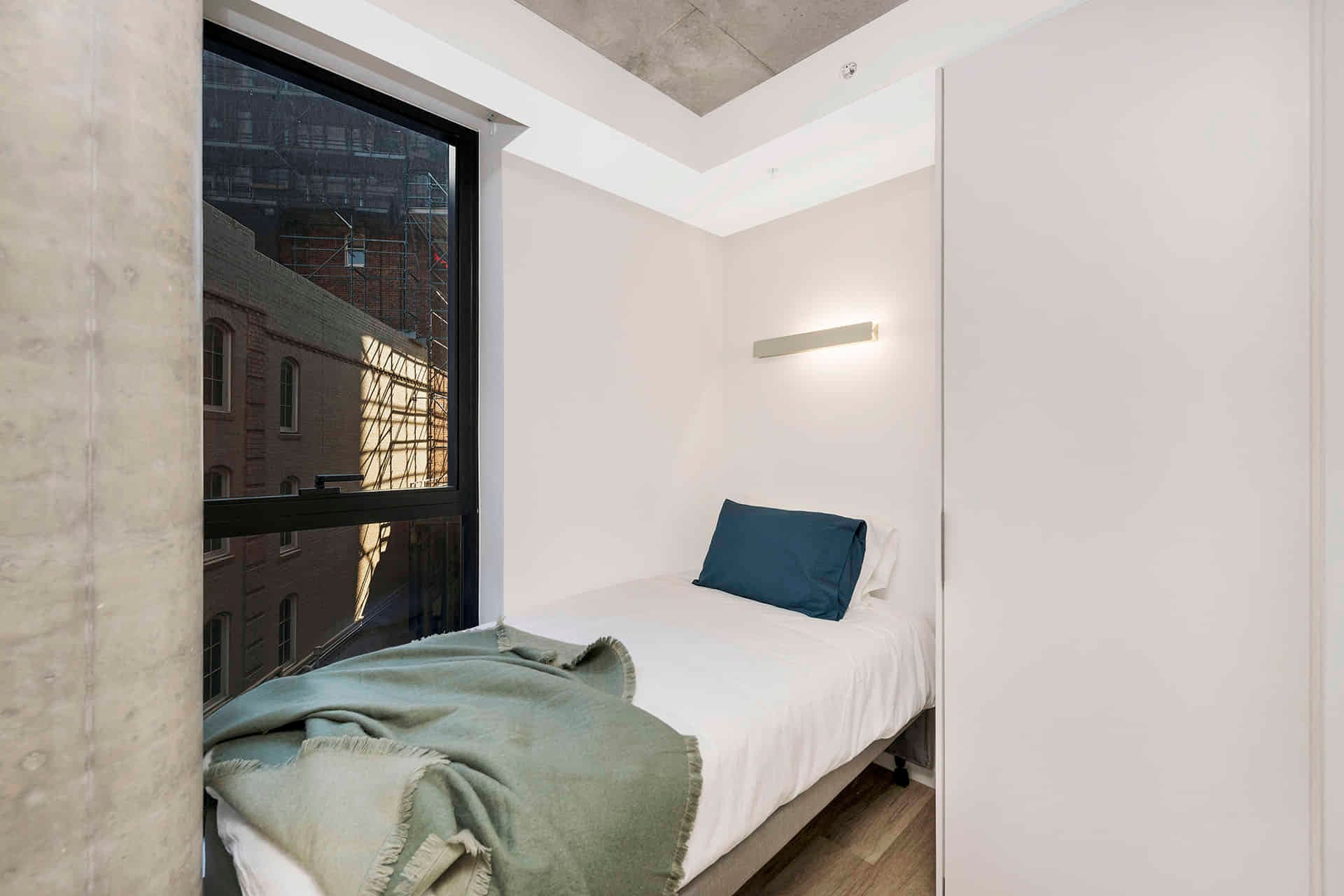 3 Bedroom Ensuite, King Single Bed