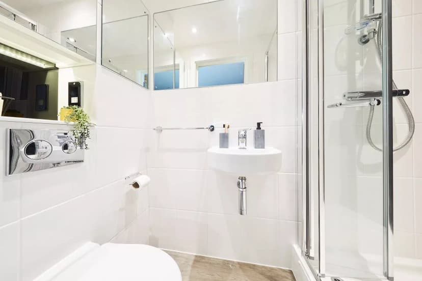 Collegiate Plummer House, Newcastle image 16