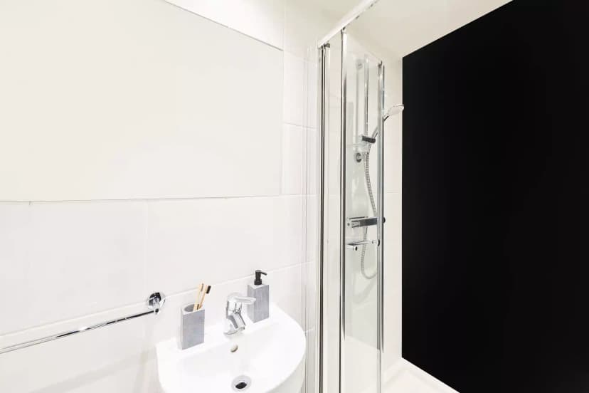 Collegiate Plummer House, Newcastle image 19