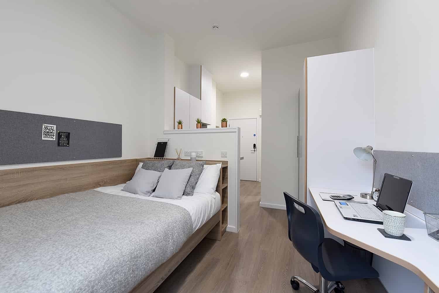 Studio Bronze - Lower Floor