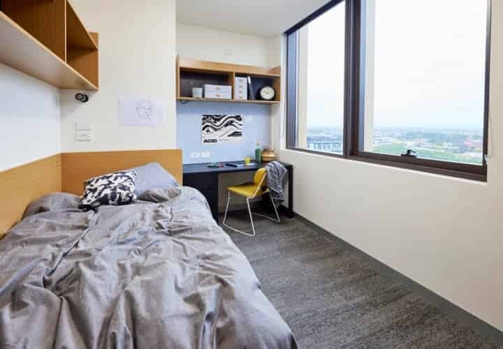 4 Bedroom Ensuite, King Single Bed