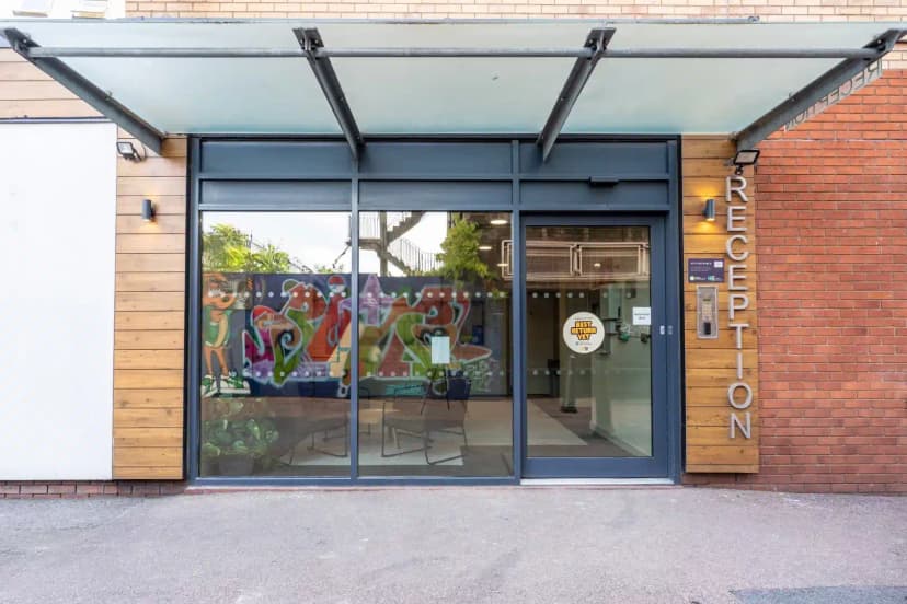 iQ The Arcade, London image 18