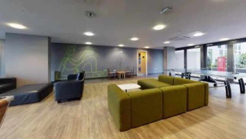 iQ Sterling Court, London view 6