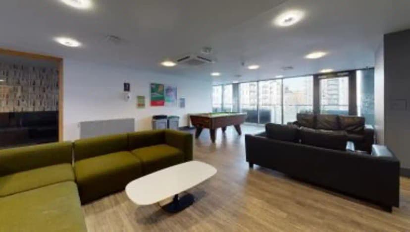 iQ Sterling Court, London view 7
