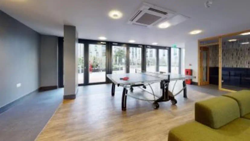 iQ Sterling Court, London view 5