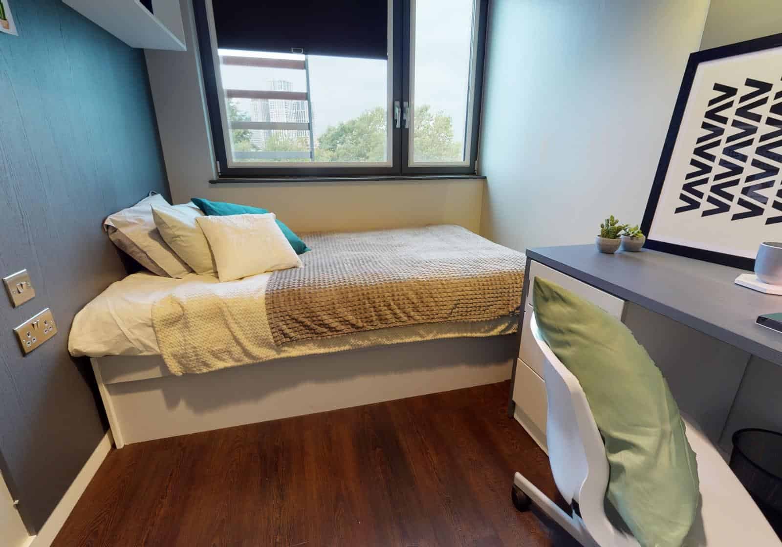 Silver 2 Bed Apt