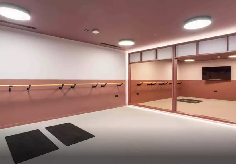 iQ City, London image 18