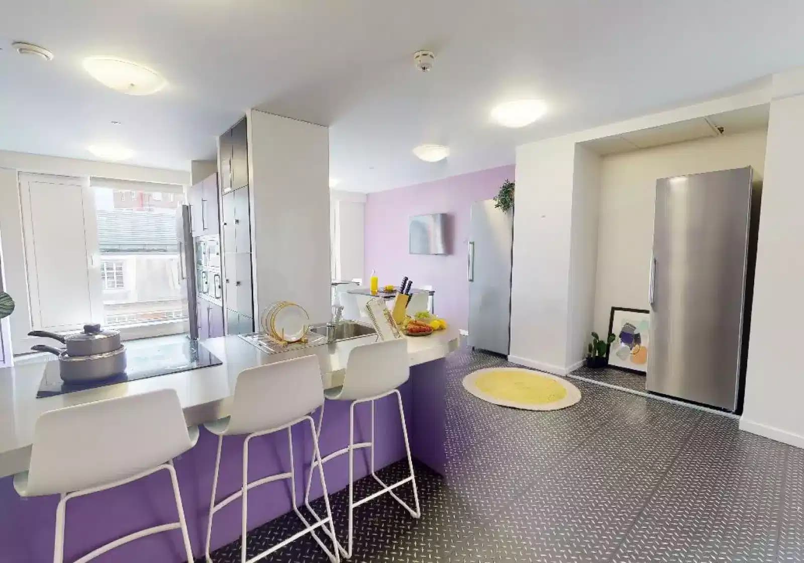 Silver En Suite