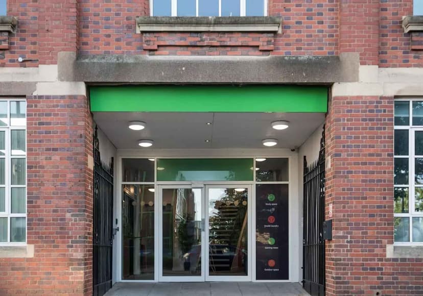 iQ Studios 51, Birmingham image 16