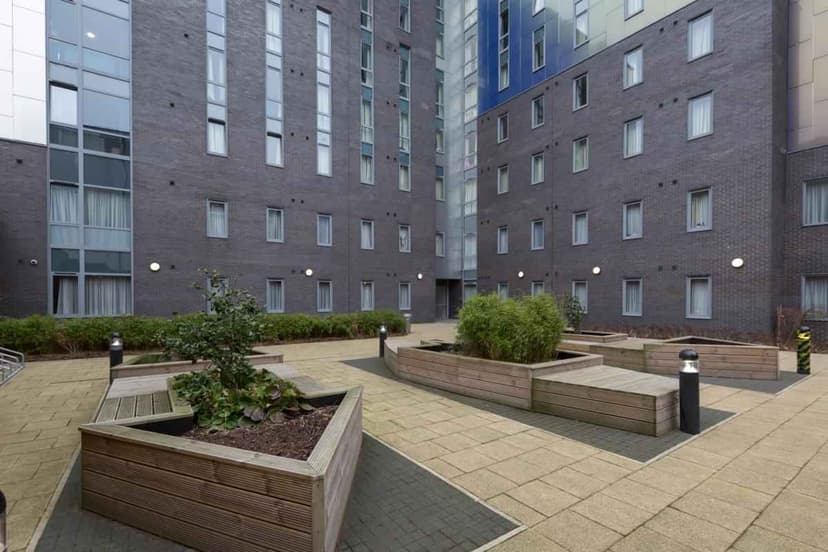 iQ Studios 51, Birmingham image 9