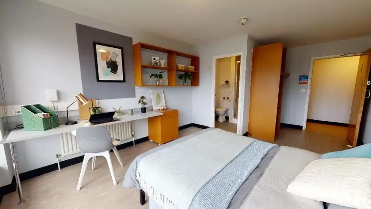 Platinum En Suite