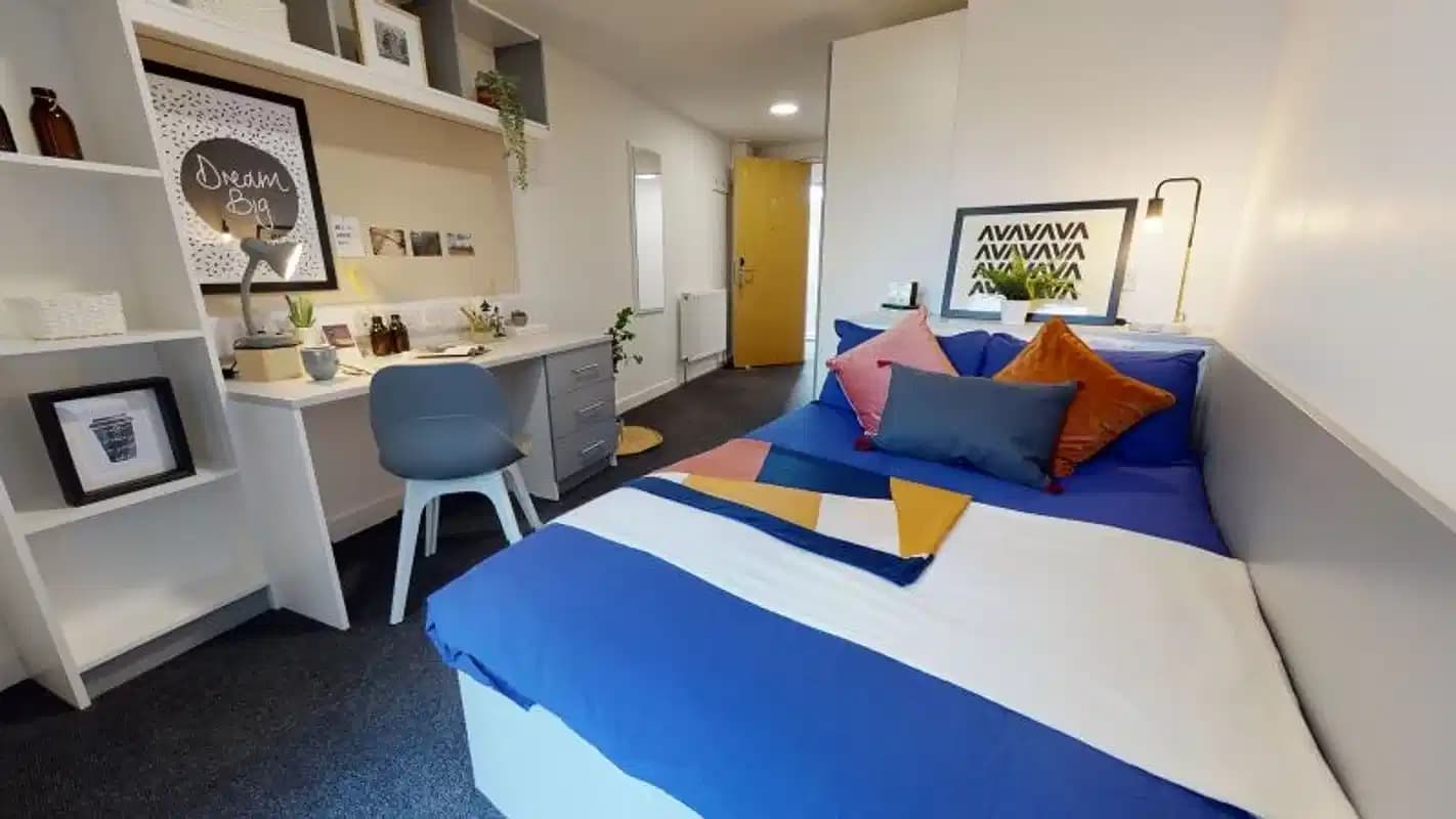Silver En Suite