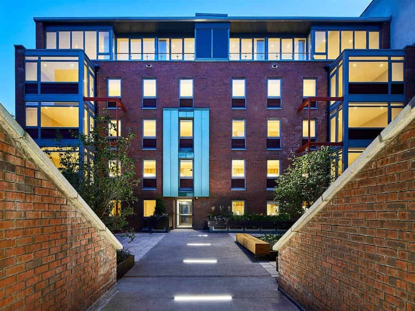 Árasáin P&V, Dublin image 11