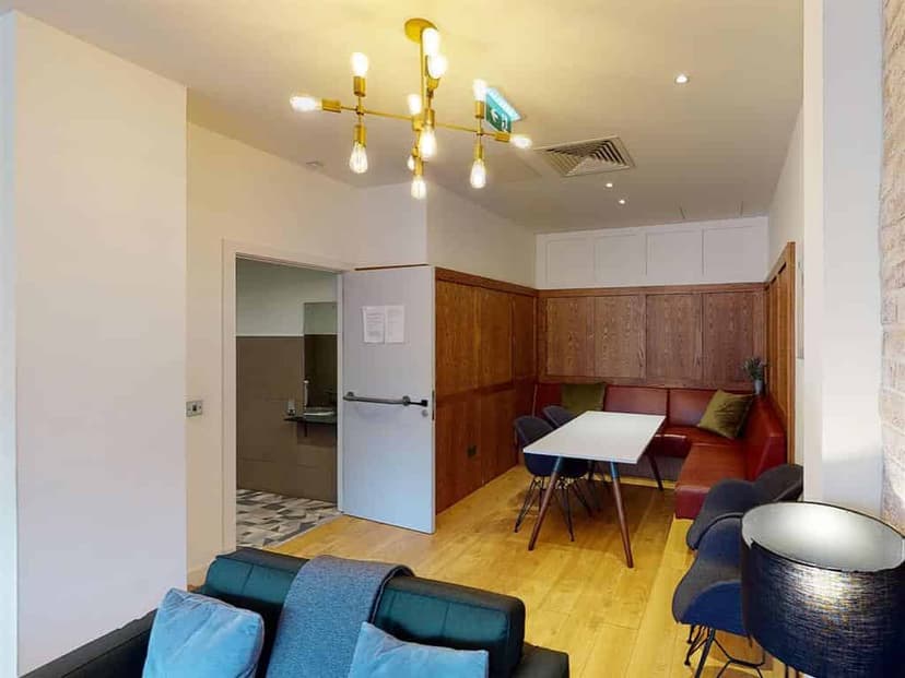 Árasáin P&V, Dublin view 3