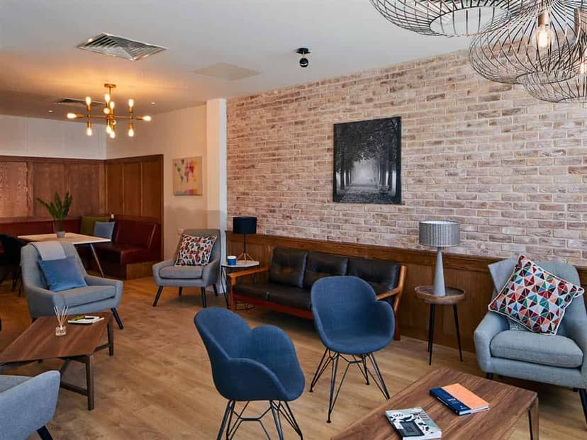 Árasáin P&V, Dublin image 10