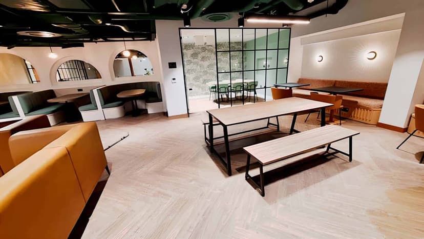 Árasáin P&V, Dublin image 24