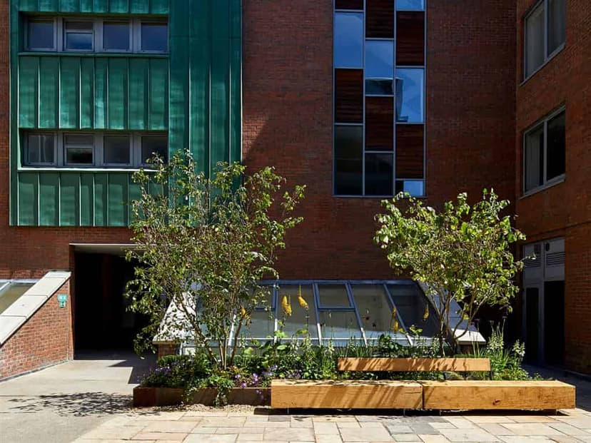 Árasáin P&V, Dublin image 13