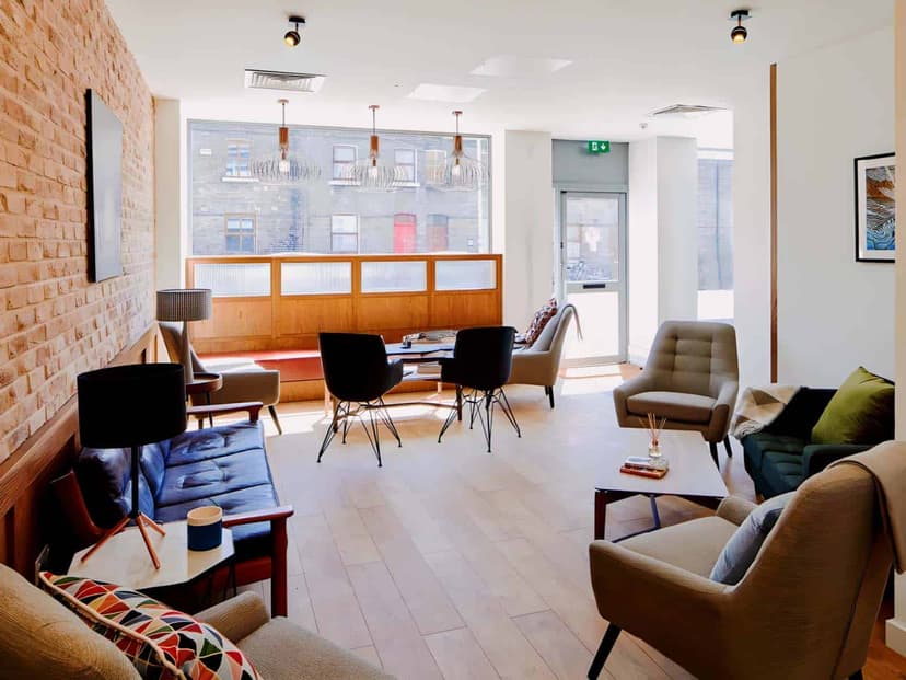 Árasáin P&V, Dublin image 30