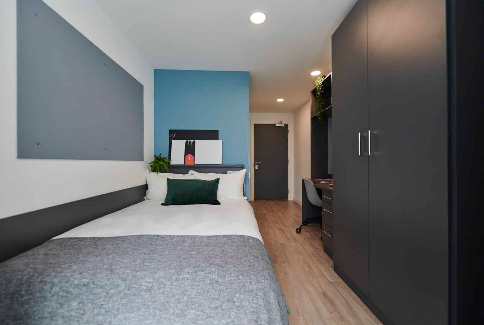 Silver Ensuite