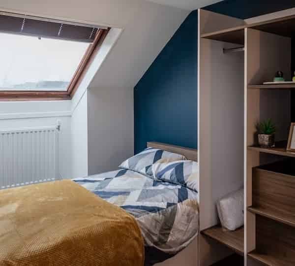 Six Bed Apartment