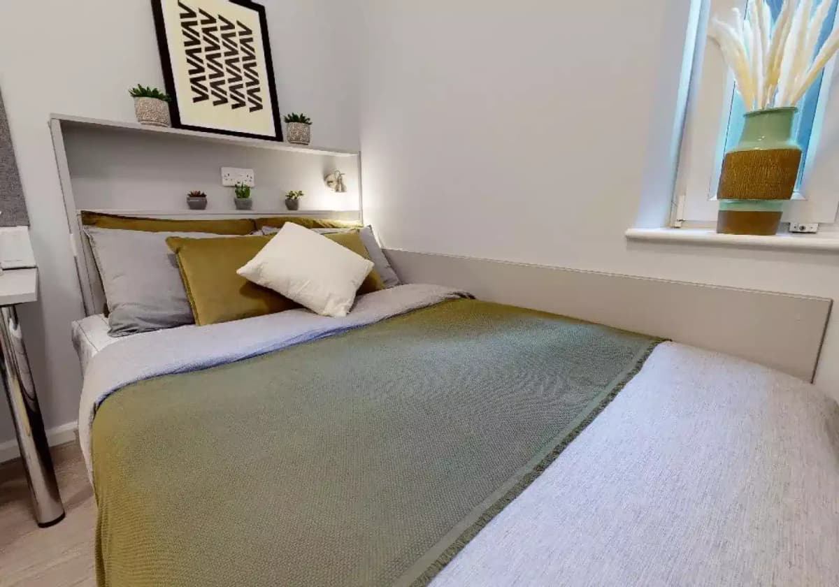 iQ Will Wyatt Court, London