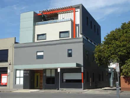 Carric House, Melbourne image 9