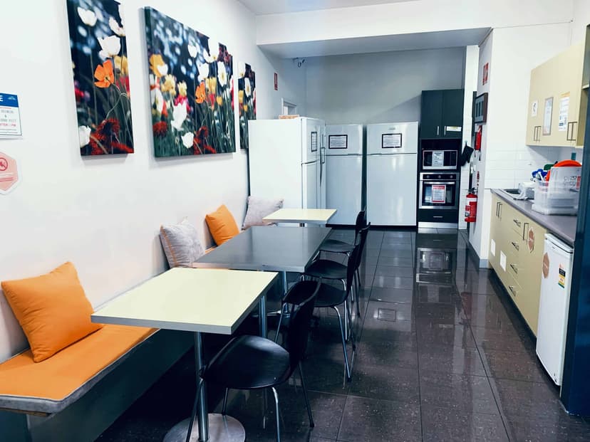 Carric House, Melbourne image 16