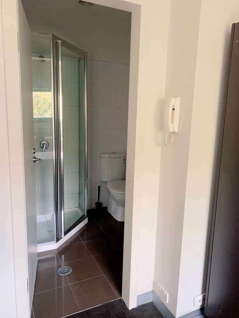 Carric House, Melbourne image 12