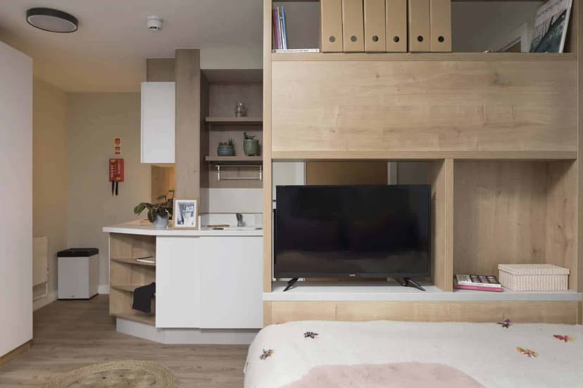 Yugo The Curve, London image 46