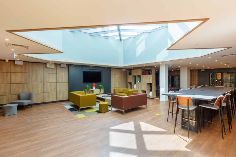 Yugo The Curve, London image 14