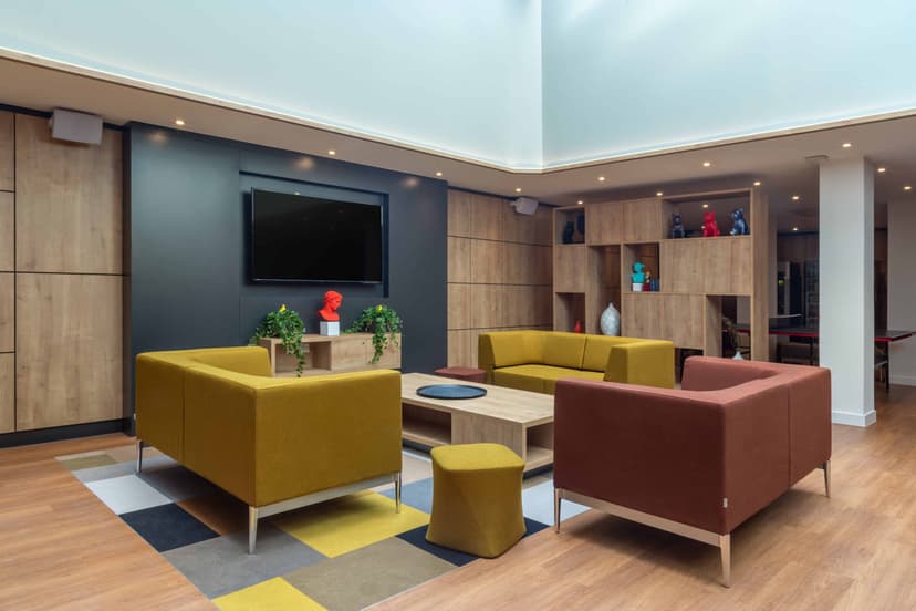 Yugo The Curve, London view 5