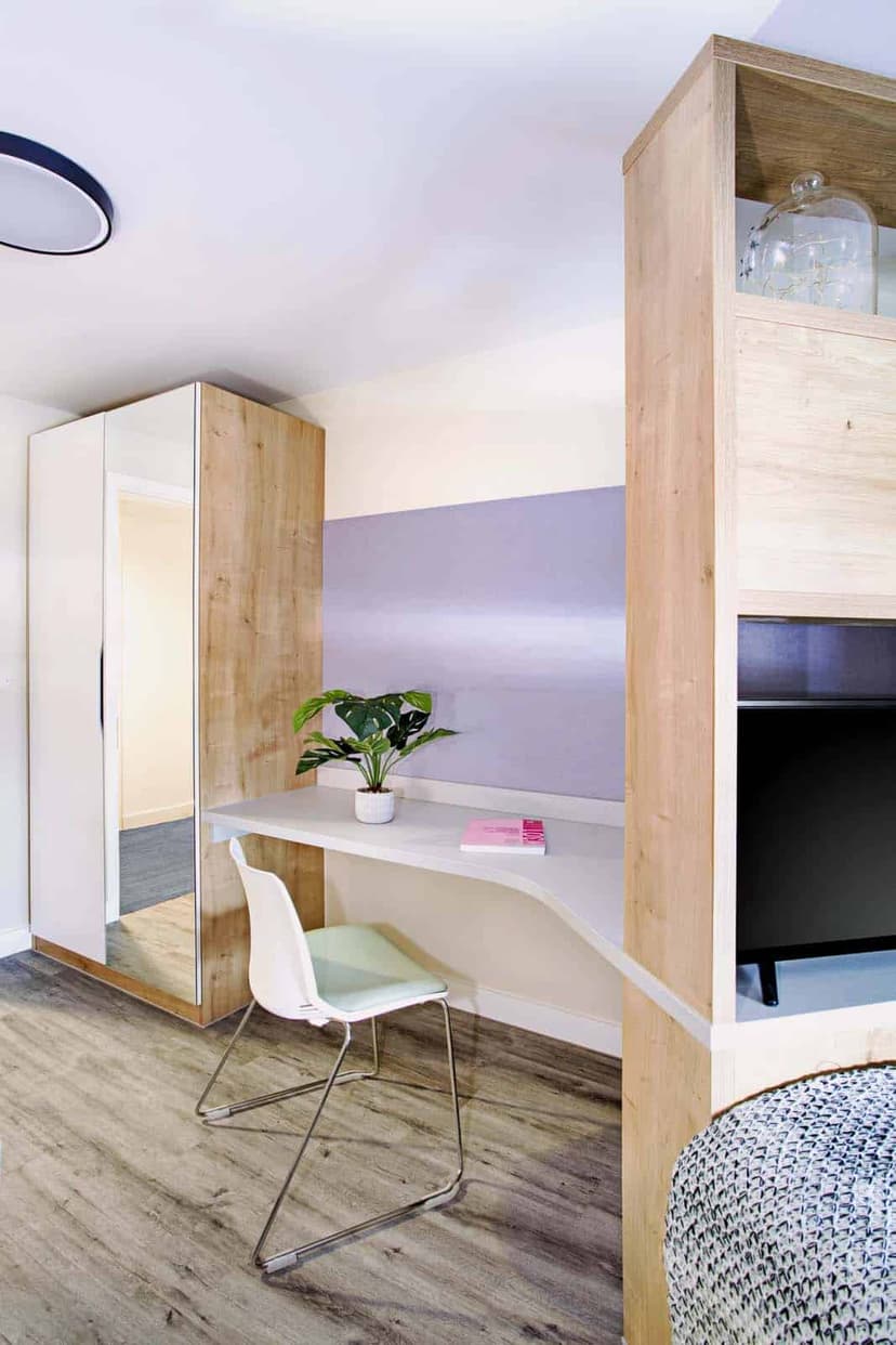 Yugo The Curve, London image 38