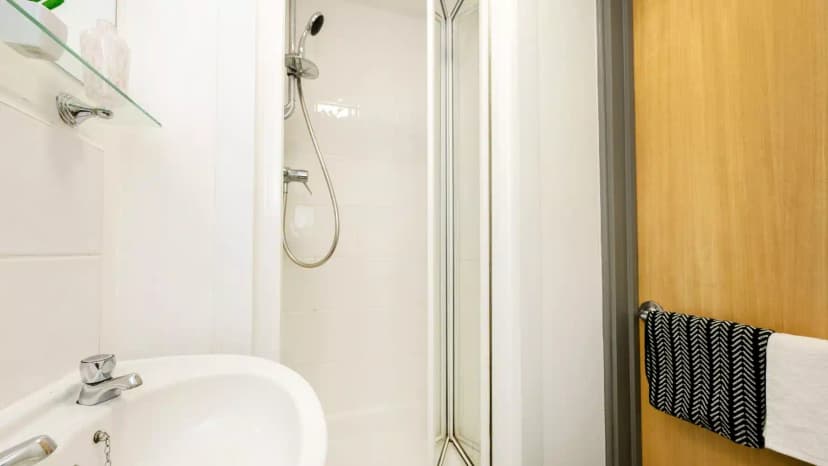 Calthorpe Court, Birmingham image 20