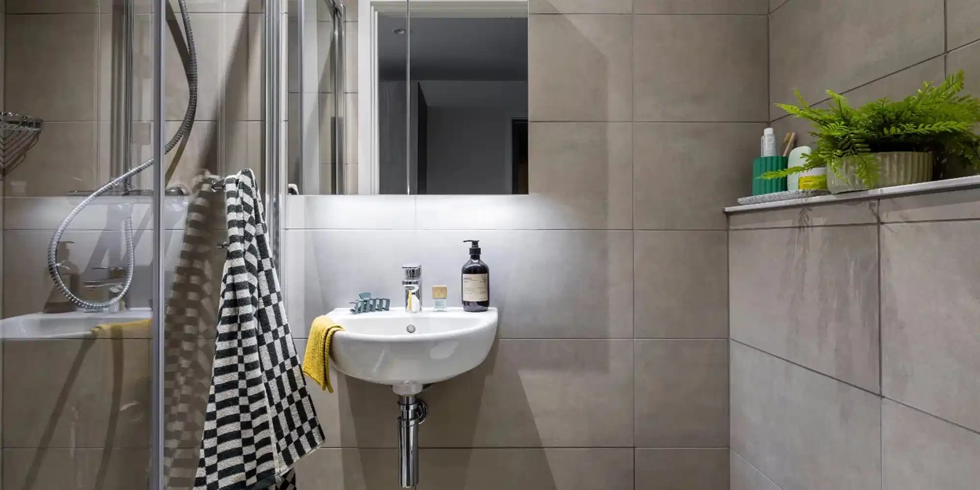 Bronze Studio Private Mid Landmark View