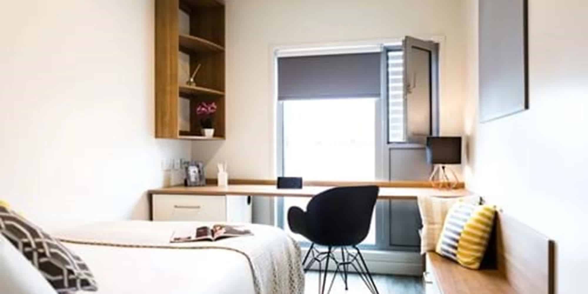 Bronze Ensuite Shared Mid Level