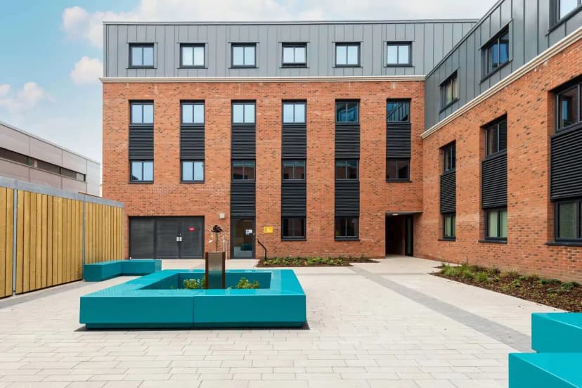 Red Queen, Coventry view 4